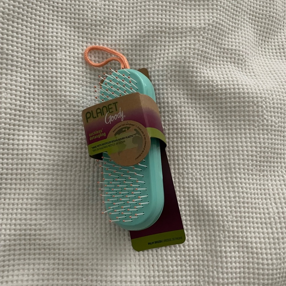 Planet Goody detangling Brush